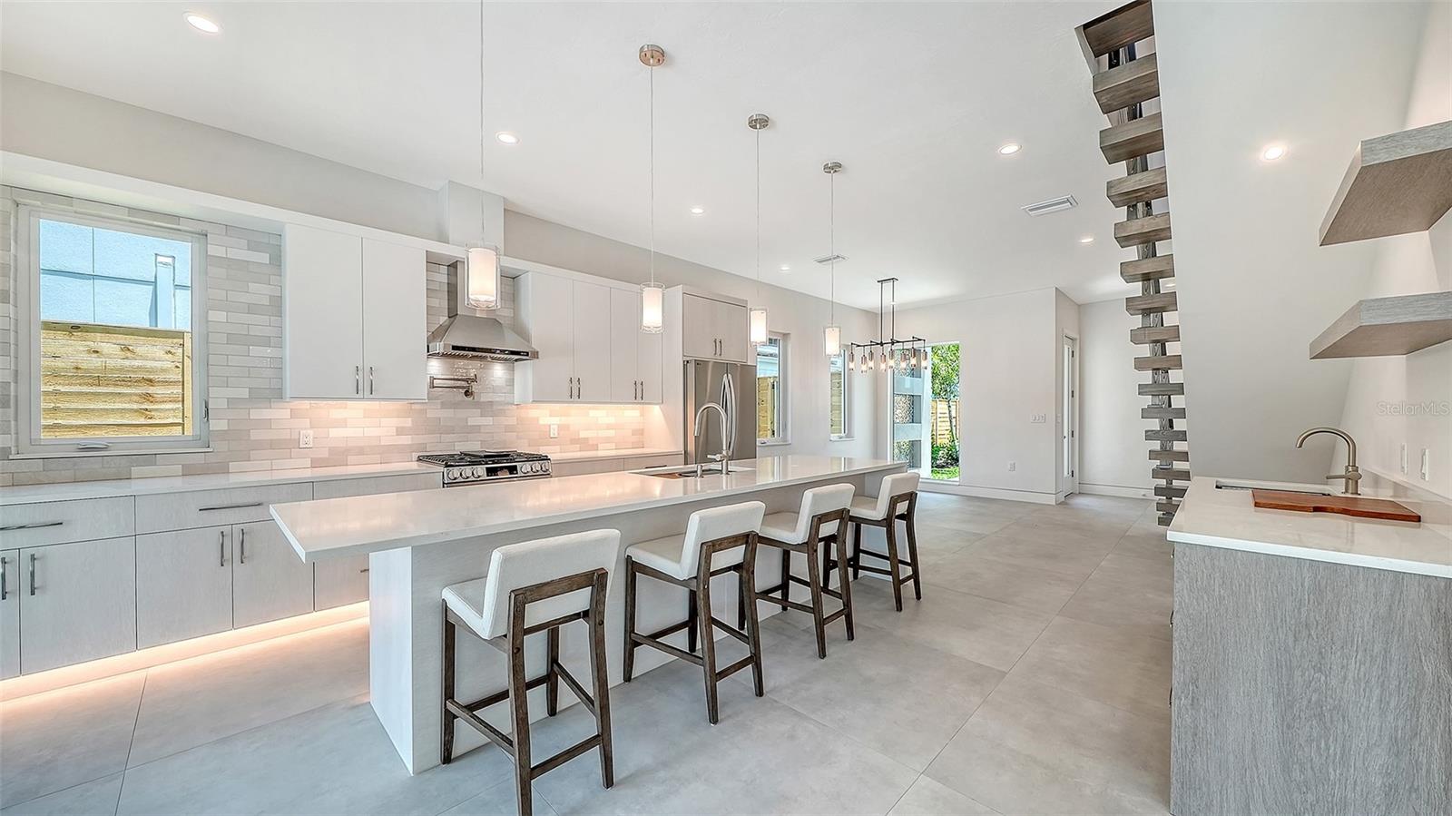 2225 FLORINDA ST, SARASOTA, FL, 34231