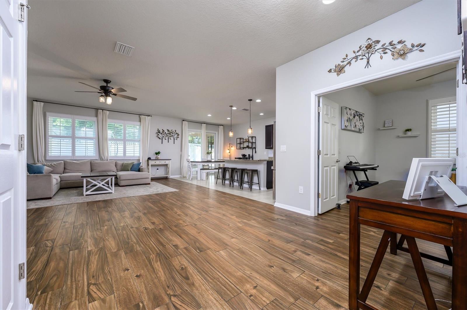 32698 WINDELSTRAW DR, WESLEY CHAPEL, FL, 33545