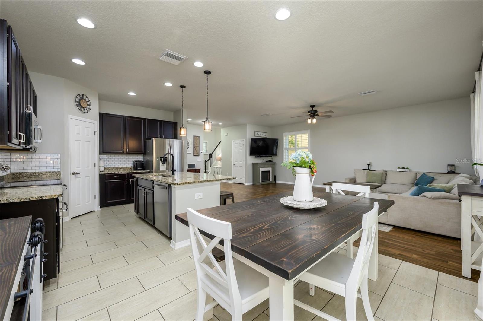 32698 WINDELSTRAW DR, WESLEY CHAPEL, FL, 33545