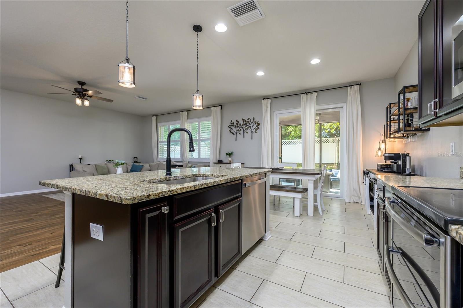 32698 WINDELSTRAW DR, WESLEY CHAPEL, FL, 33545