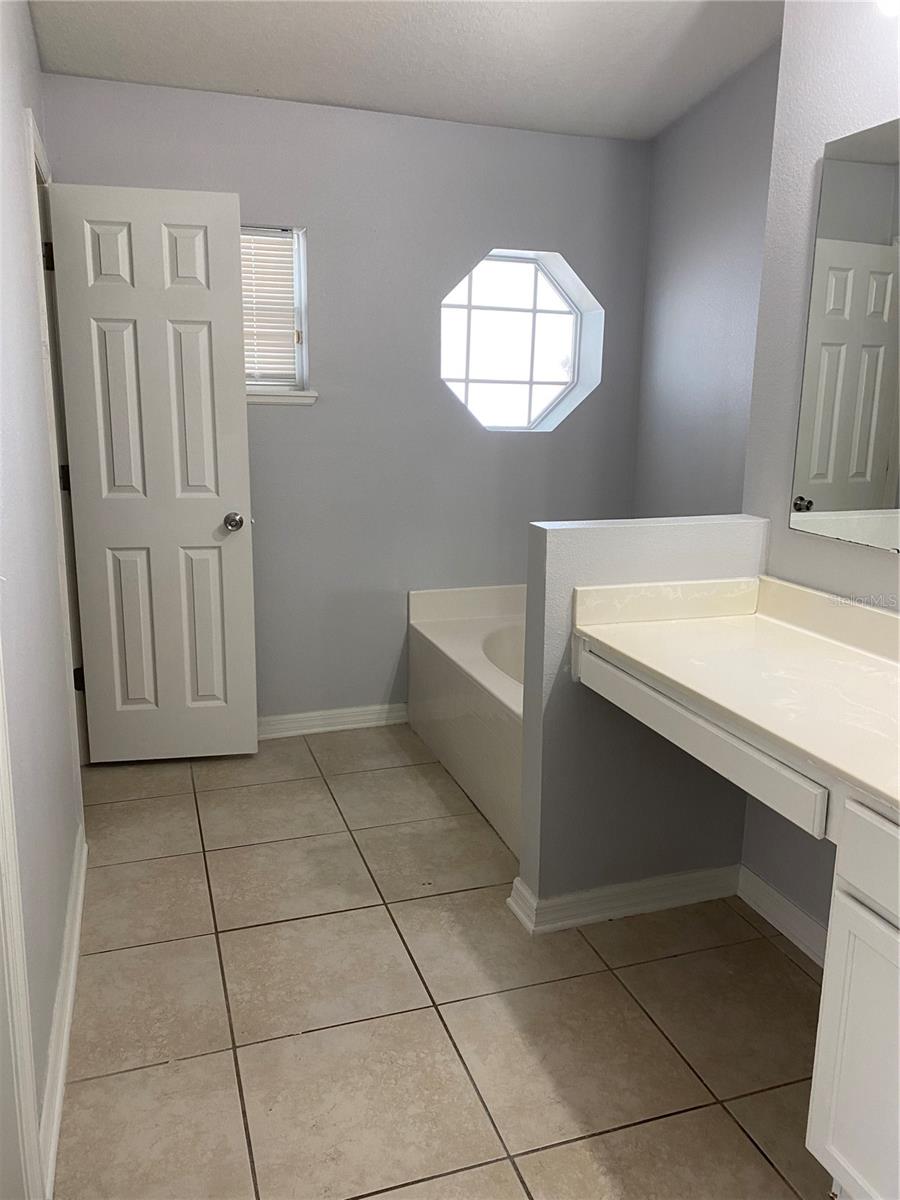 2210 NICOLLETT WAY, LEESBURG, FL, 34748