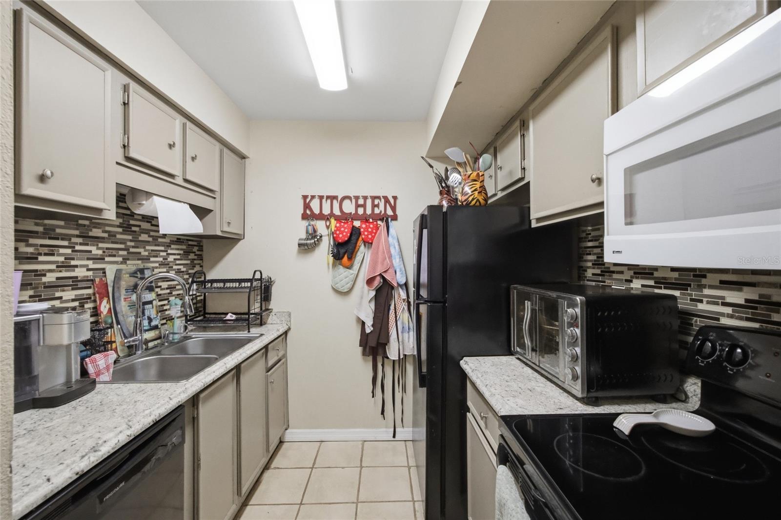 4005 TUMBLE WOOD TRL #101, TAMPA, FL, 33613