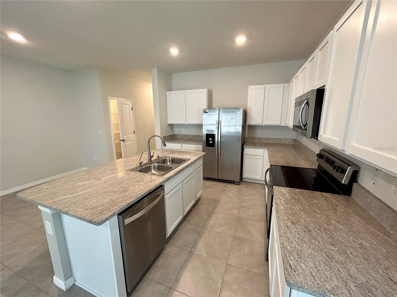 2946 SUNCOAST PLAINS DR, ODESSA, FL, 33556