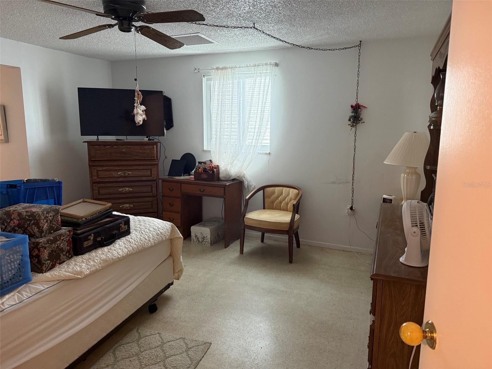 1032 WINSOME RD, NORTH FORT MYERS, FL, 33903