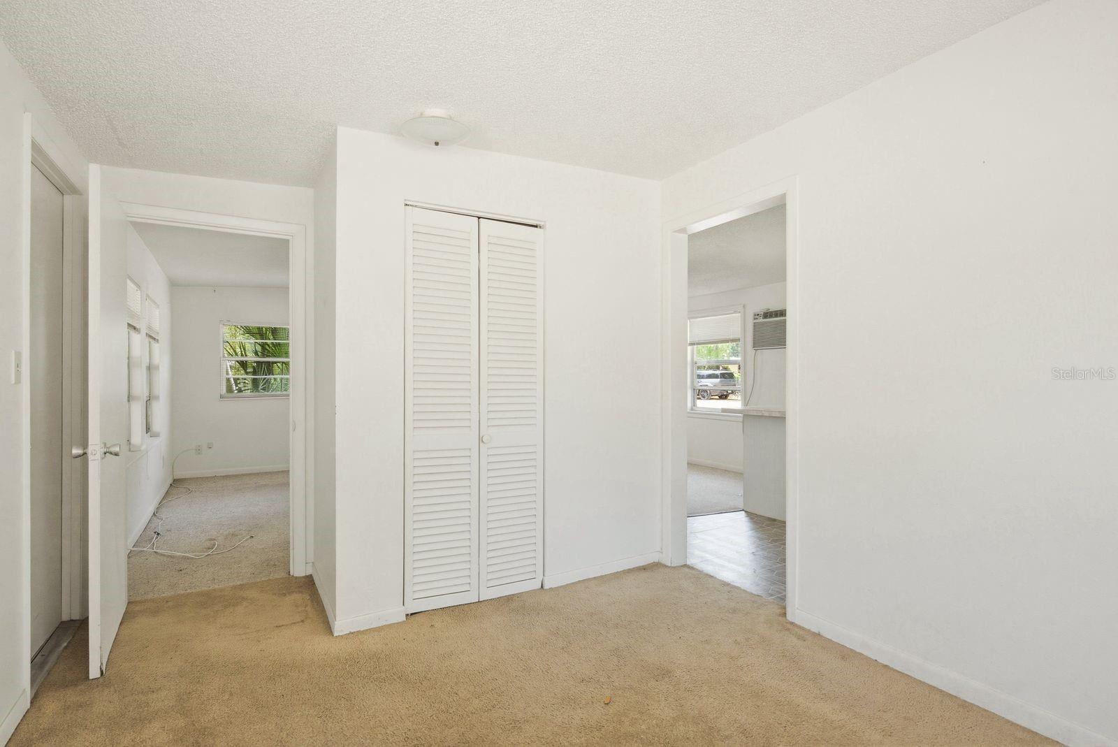 11405 OAK LN, LARGO, FL, 33778