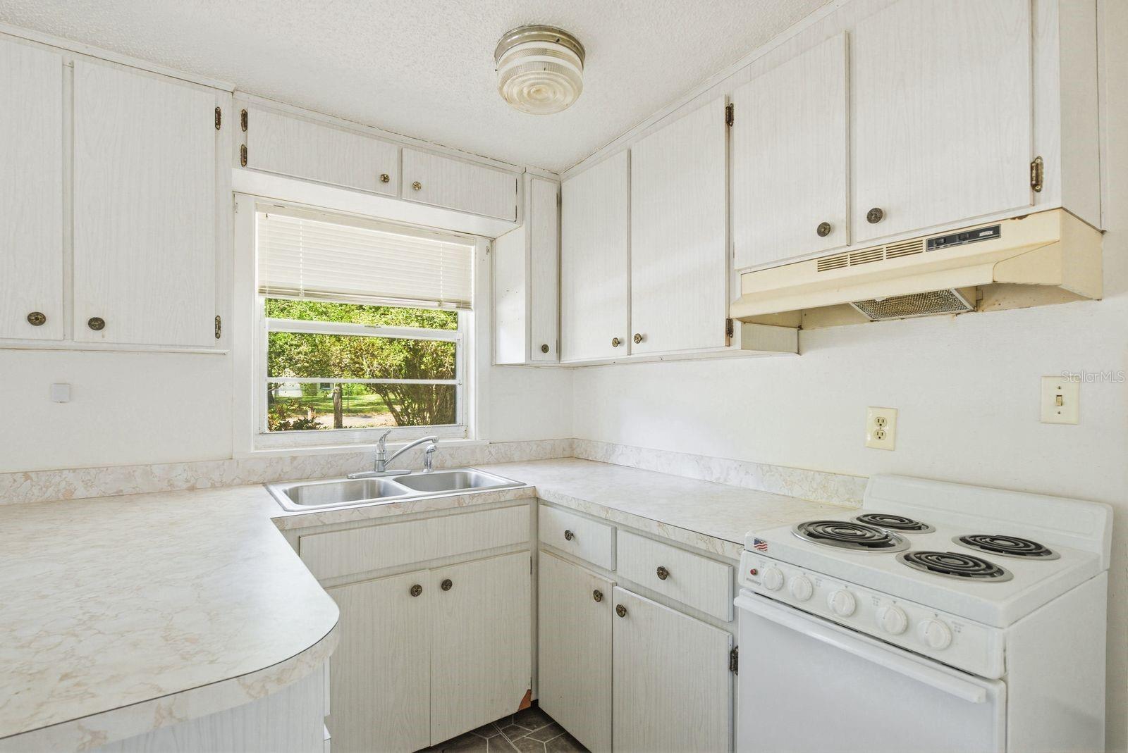 11405 OAK LN, LARGO, FL, 33778