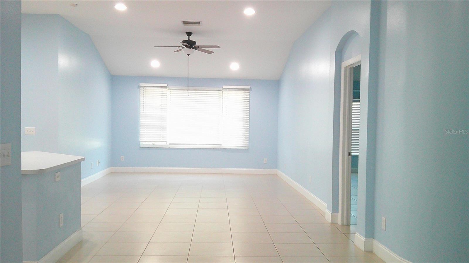 8512 CANTERBURY LAKE BLVD, TAMPA, FL, 33619