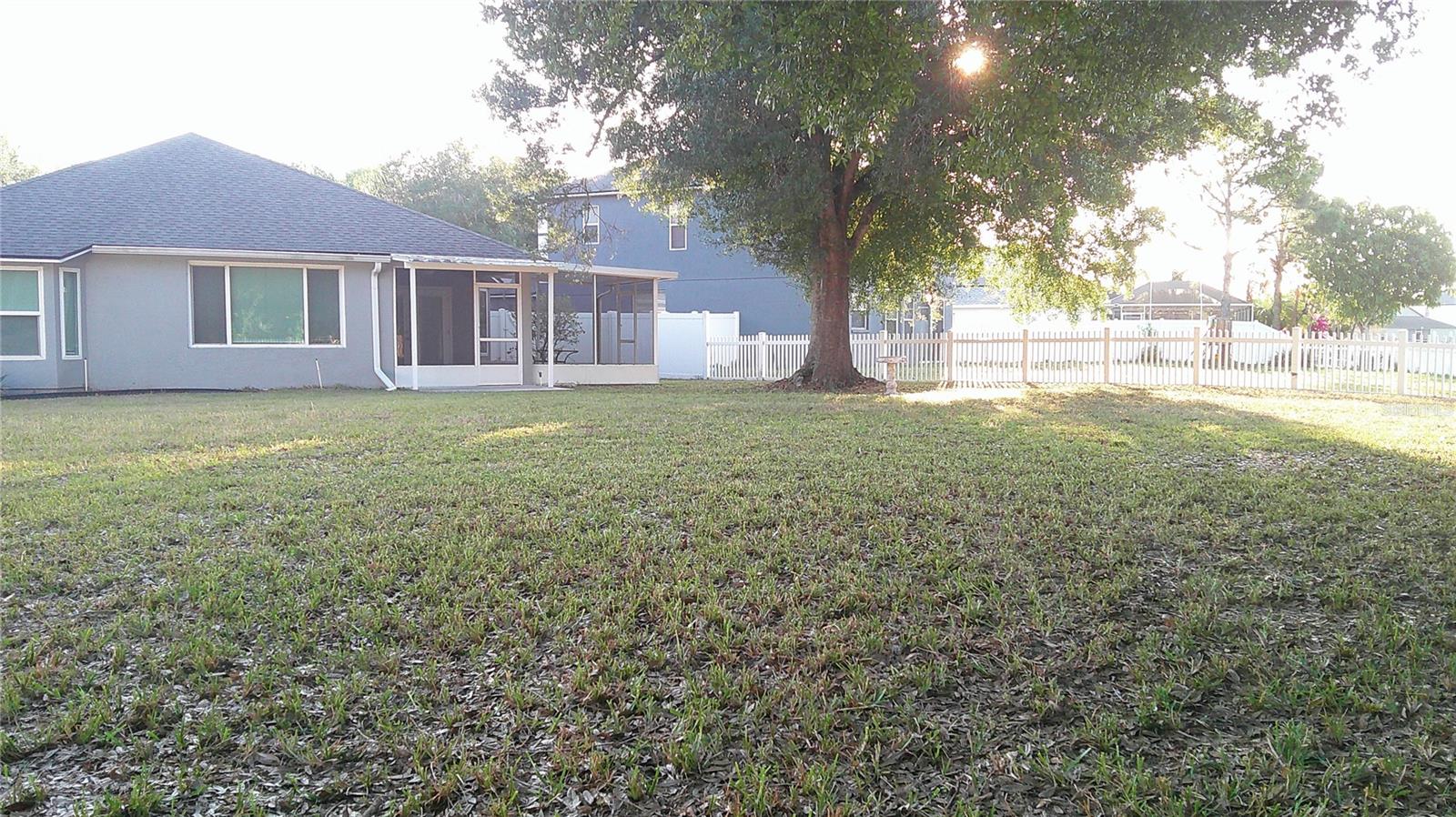 8512 CANTERBURY LAKE BLVD, TAMPA, FL, 33619