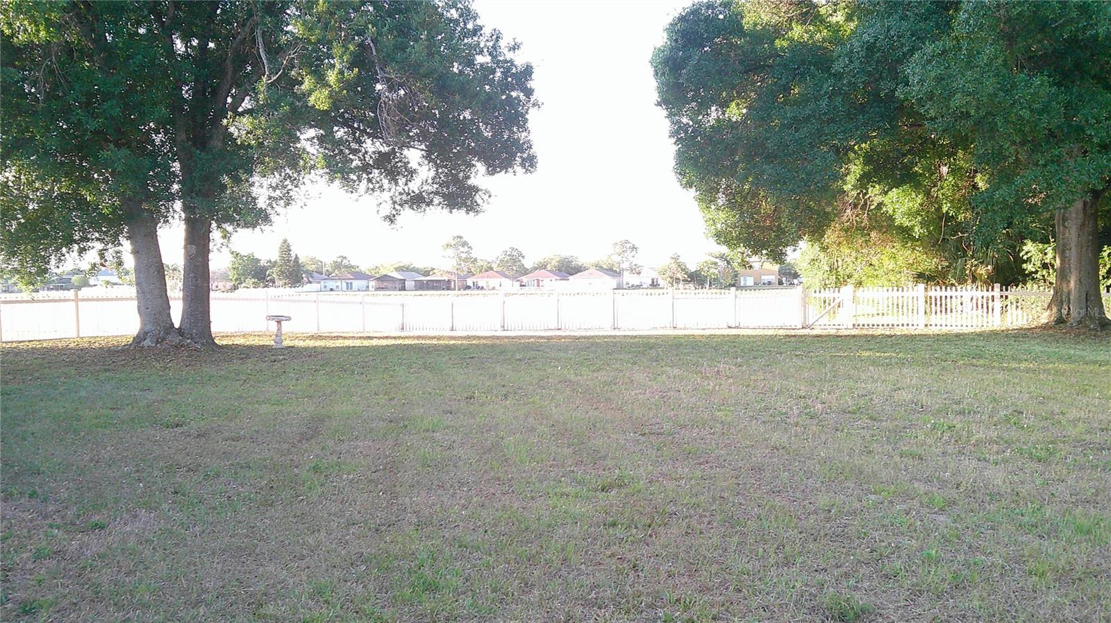 8512 CANTERBURY LAKE BLVD, TAMPA, FL, 33619