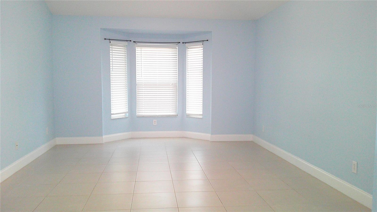 8512 CANTERBURY LAKE BLVD, TAMPA, FL, 33619