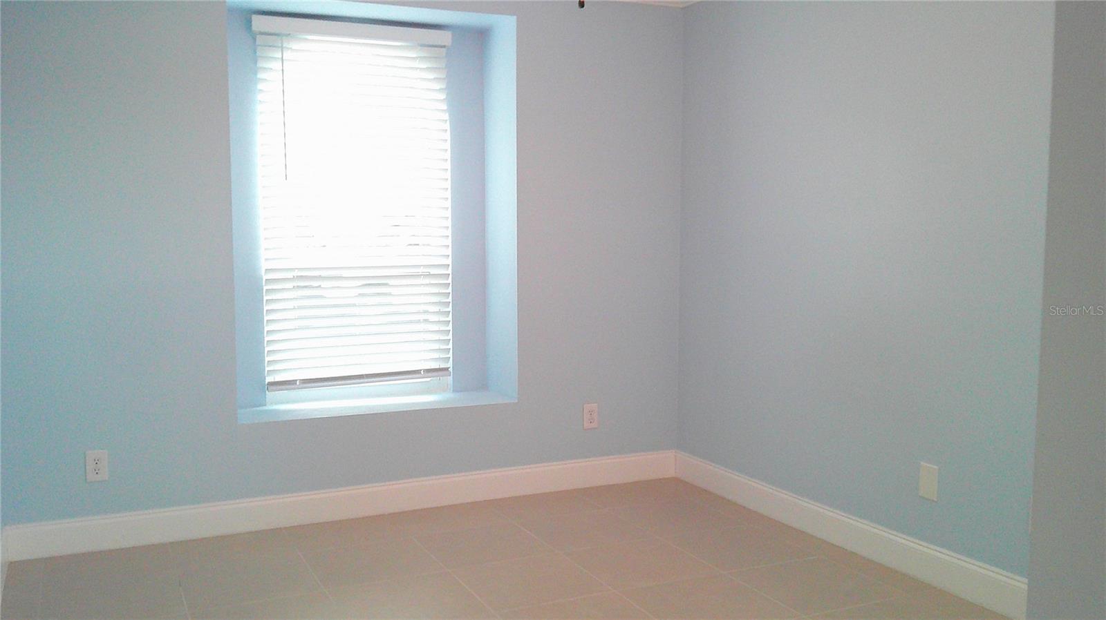 8512 CANTERBURY LAKE BLVD, TAMPA, FL, 33619