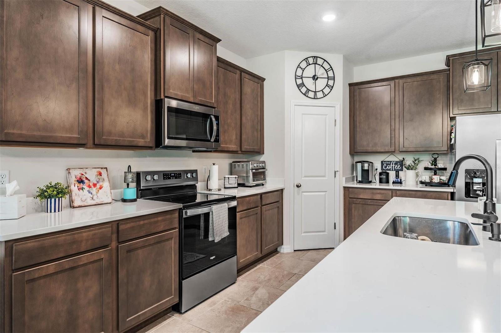 6862 BROAD RIVER AVE, LAND O LAKES, FL, 34638