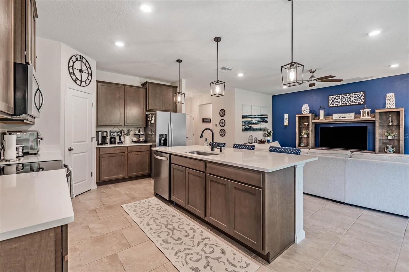 6862 BROAD RIVER AVE, LAND O LAKES, FL, 34638