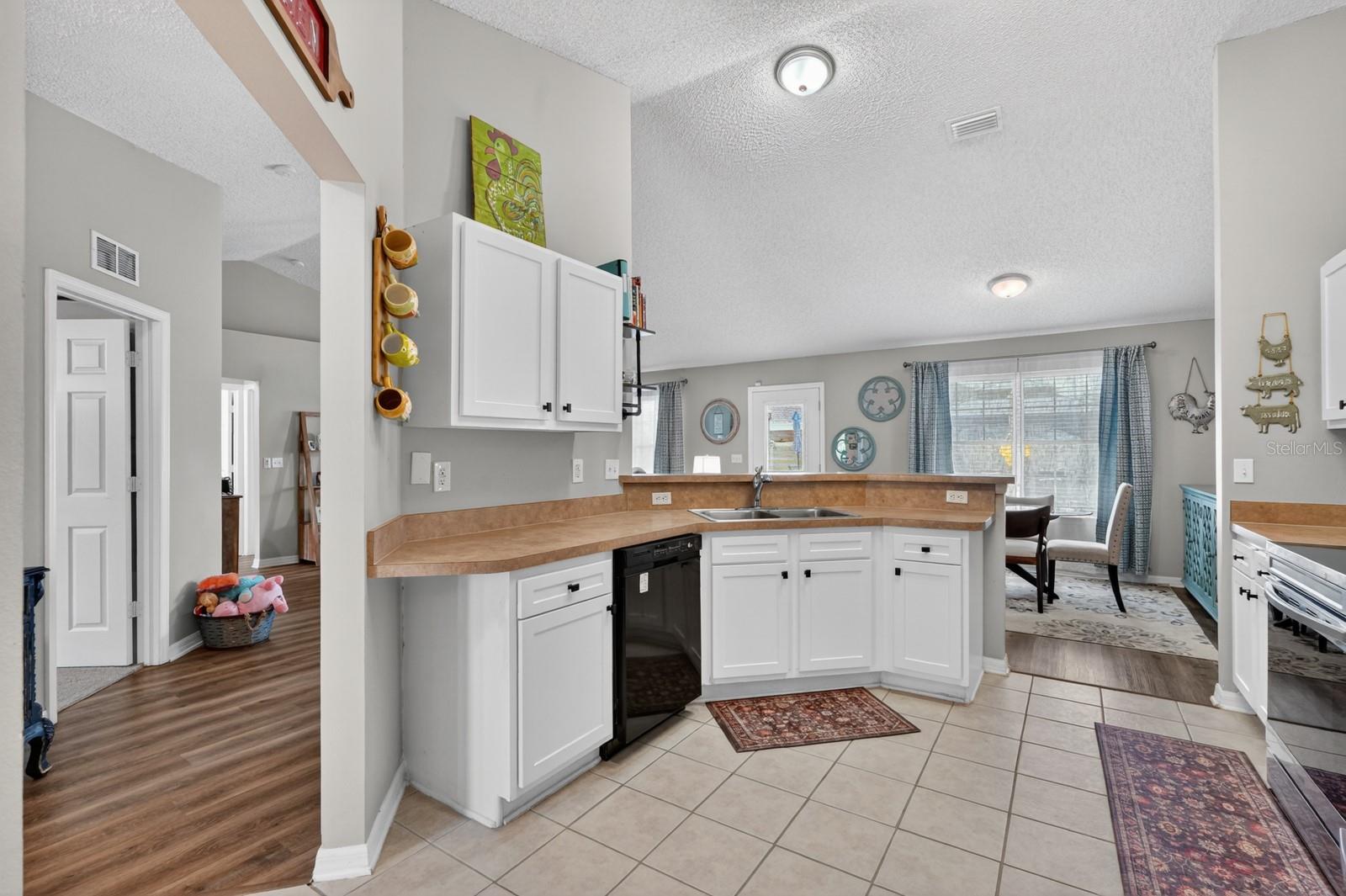 27 LYNDENHURST LN, PALM COAST, FL, 32137