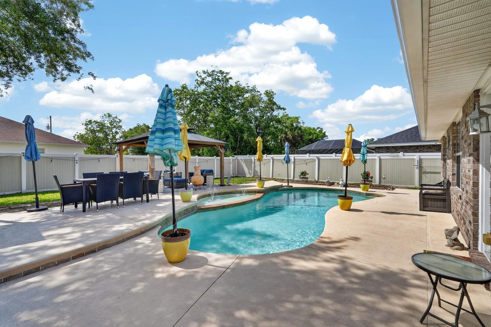 27 LYNDENHURST LN, PALM COAST, FL, 32137