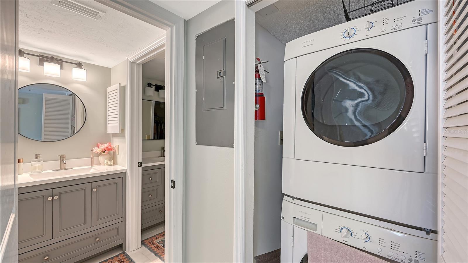 1203 SIESTA BAYSIDE DR #1203-D, SARASOTA, FL, 34242