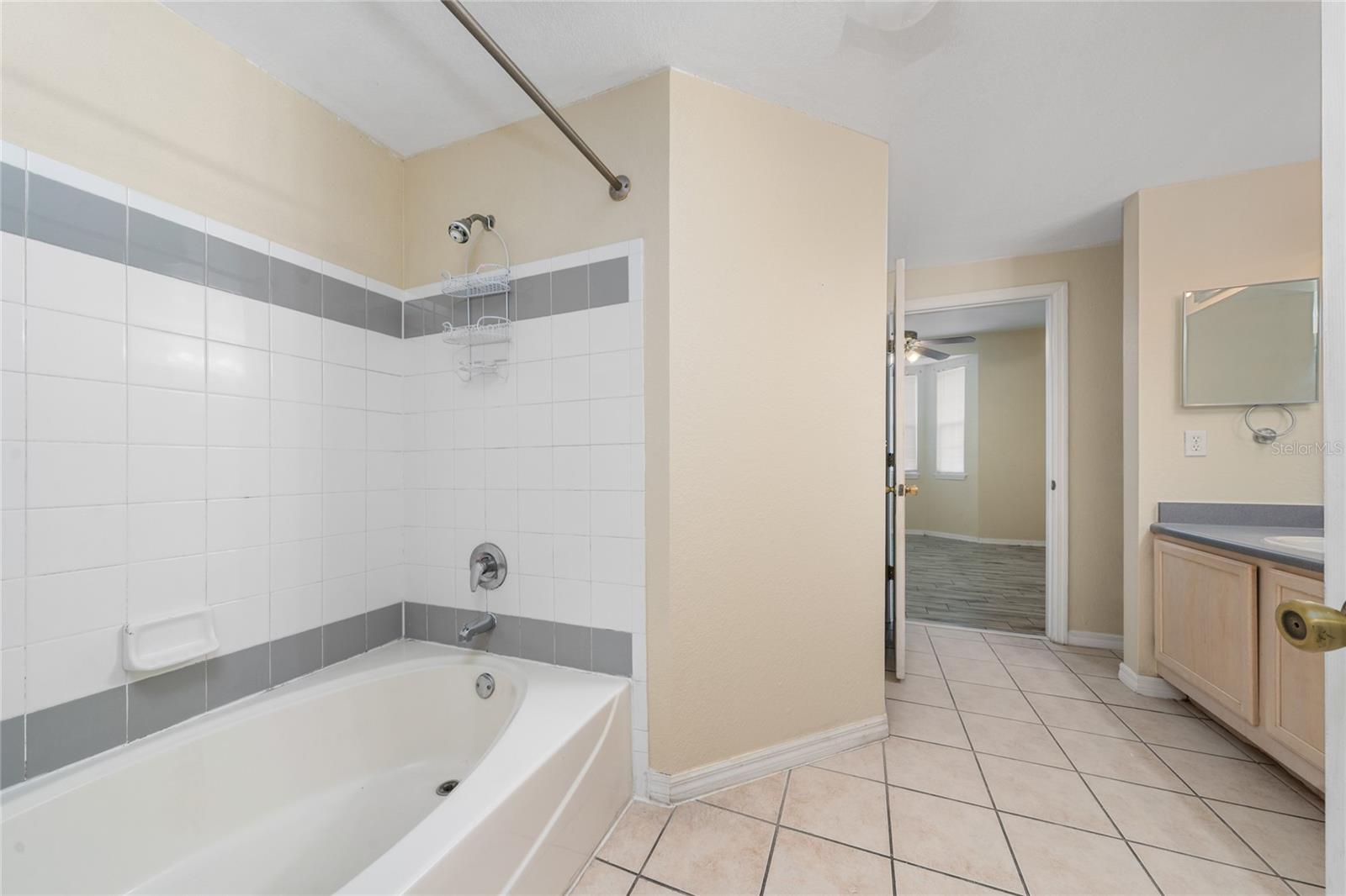 3280 SOHO ST #201, ORLANDO, FL, 32835