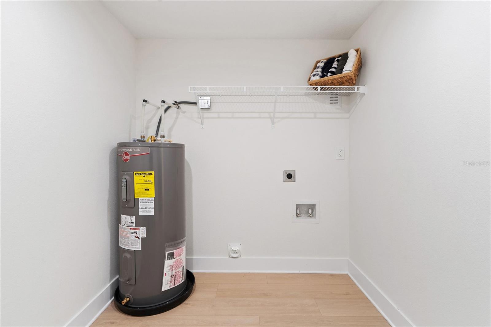 8711 N DEXTER AVE, TAMPA, FL, 33604