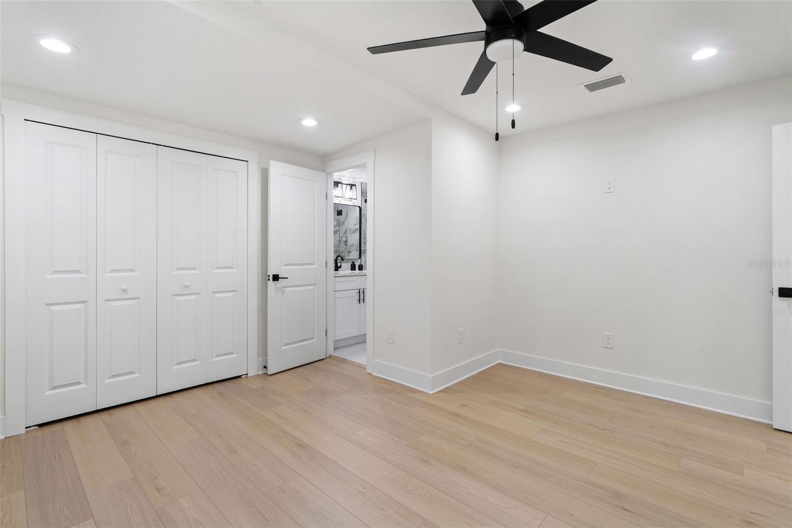 8711 N DEXTER AVE, TAMPA, FL, 33604