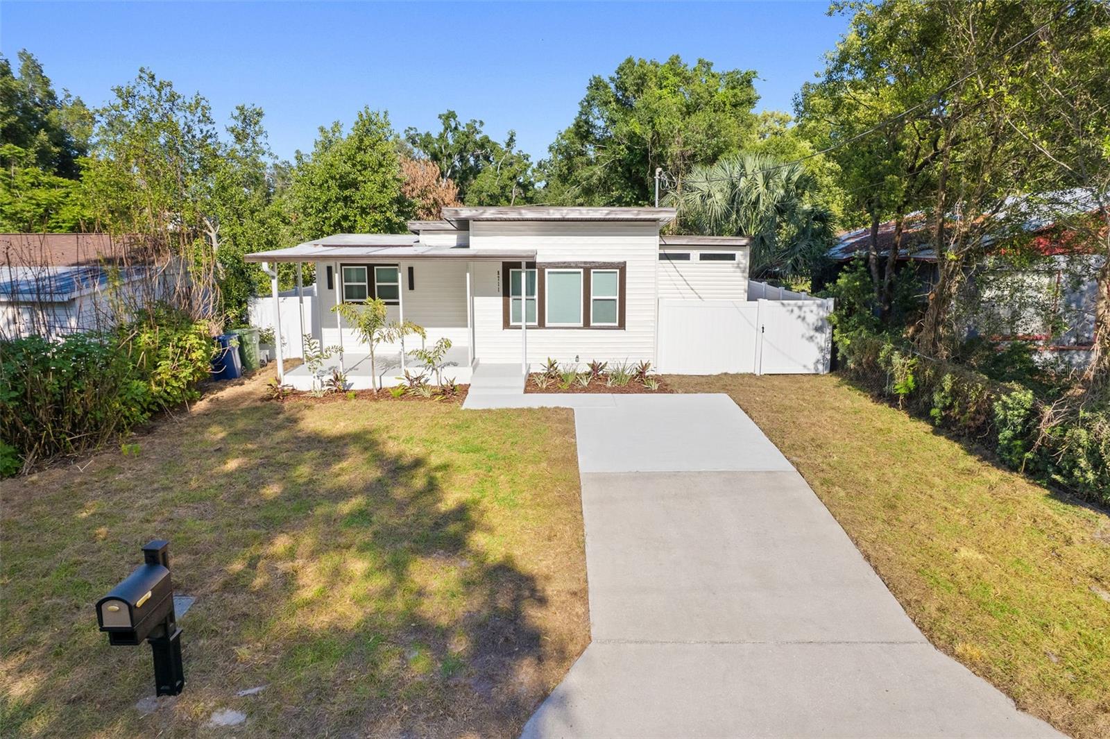 8711 N DEXTER AVE, TAMPA, FL, 33604