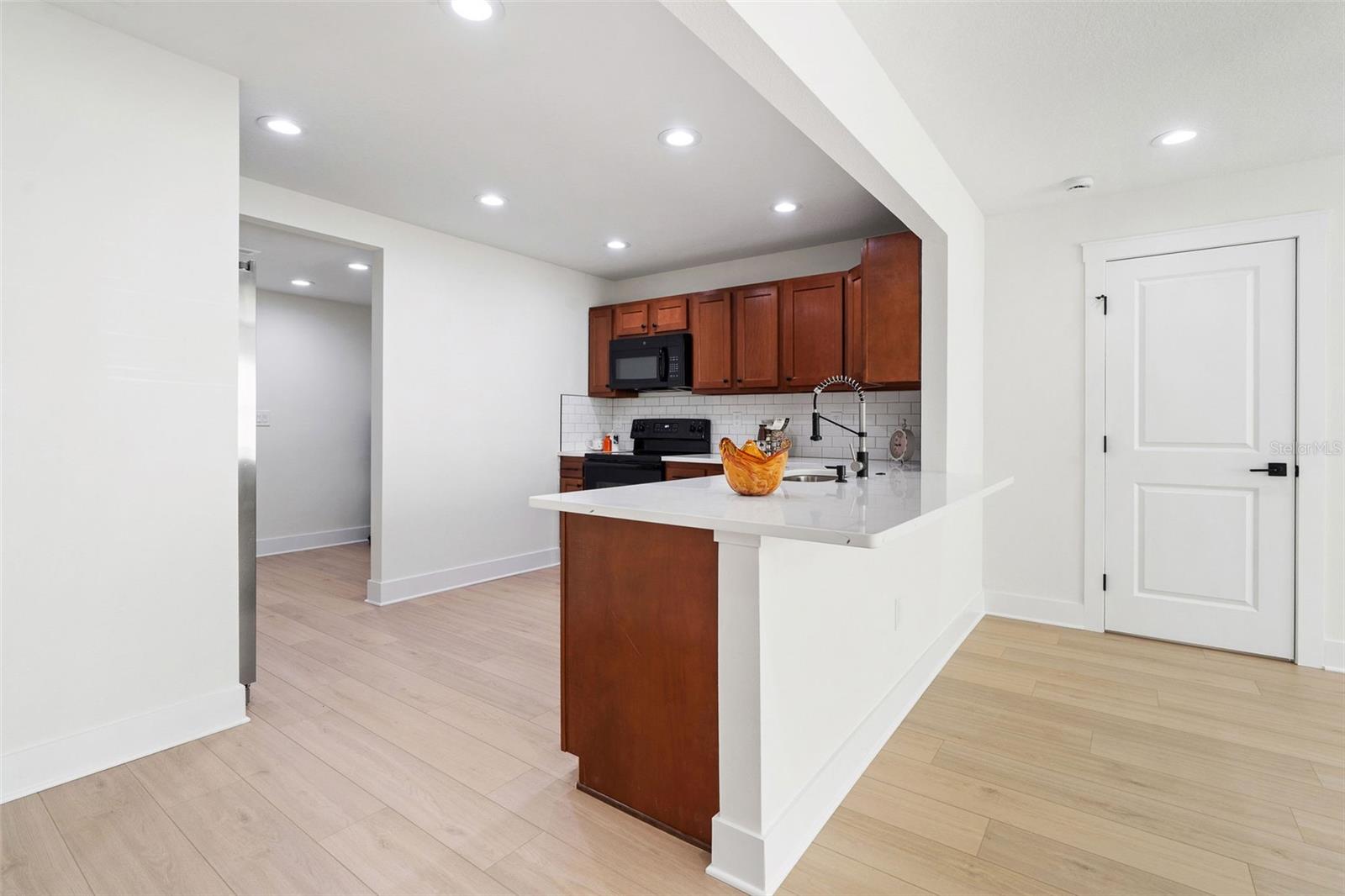 8711 N DEXTER AVE, TAMPA, FL, 33604