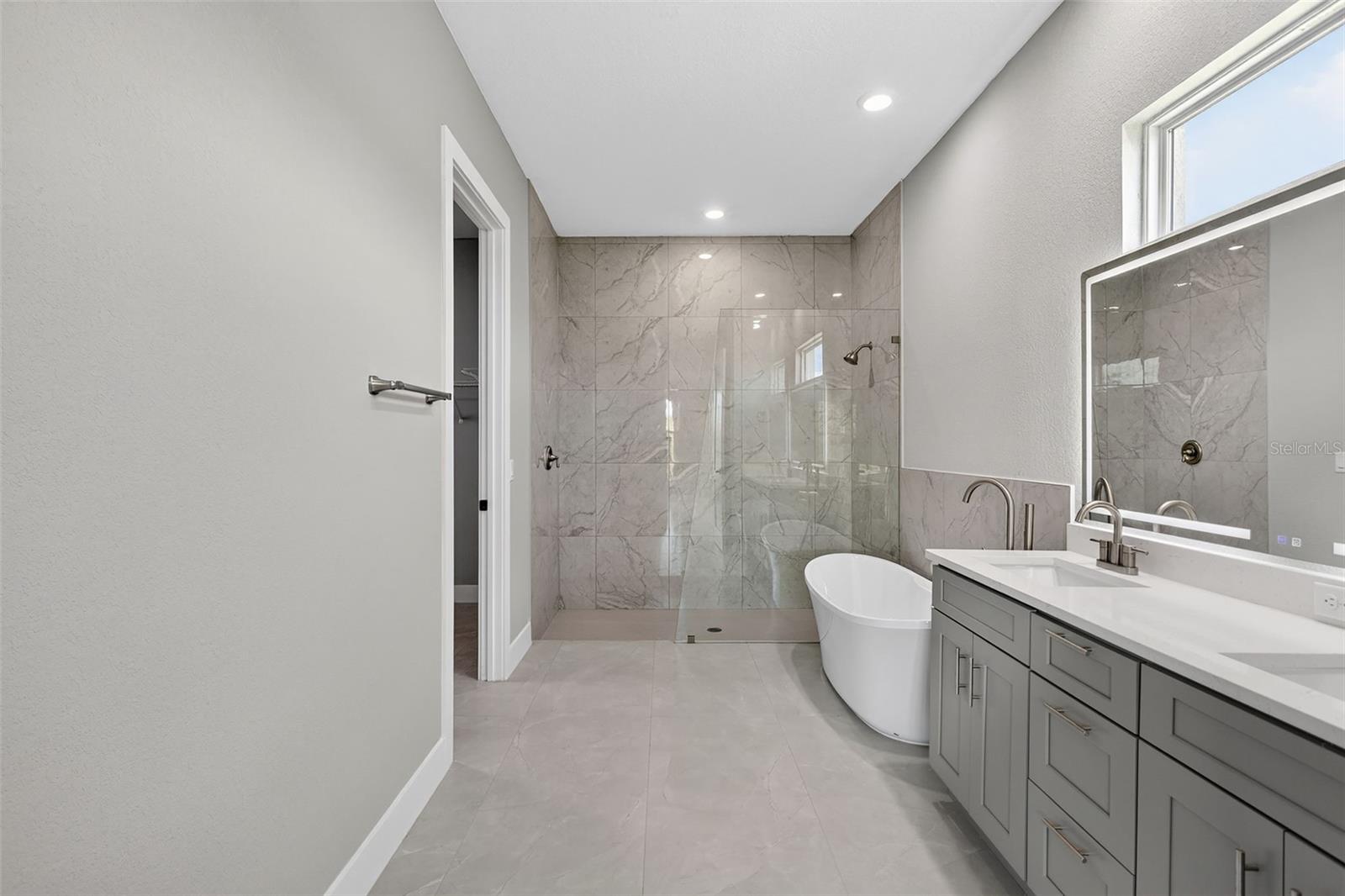 15109 AQUARIUS CIR, PORT CHARLOTTE, FL, 33981