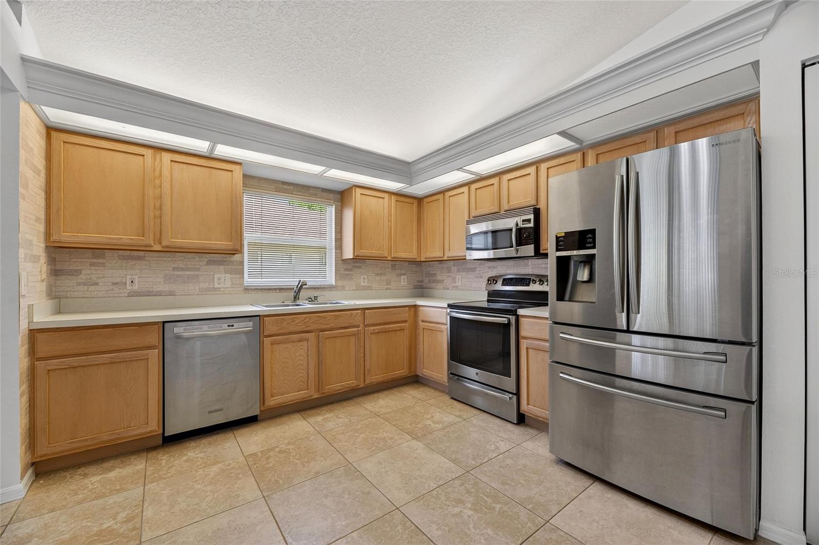 4715 PRESTON WOODS DR, VALRICO, FL, 33596