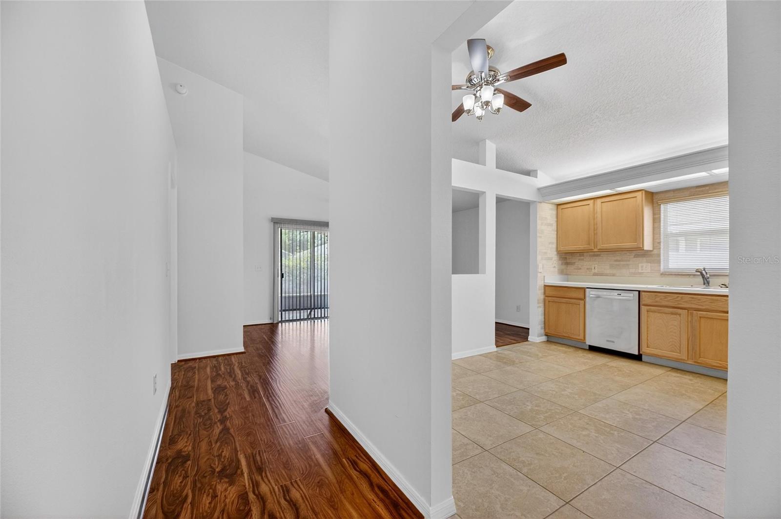 4715 PRESTON WOODS DR, VALRICO, FL, 33596