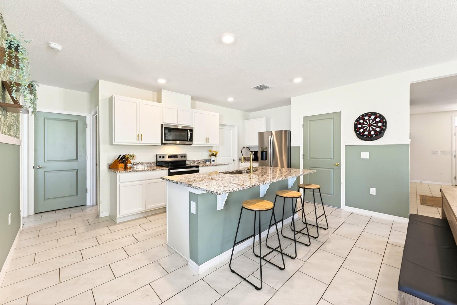 182 AMBERWOOD WAY, UMATILLA, FL, 32784
