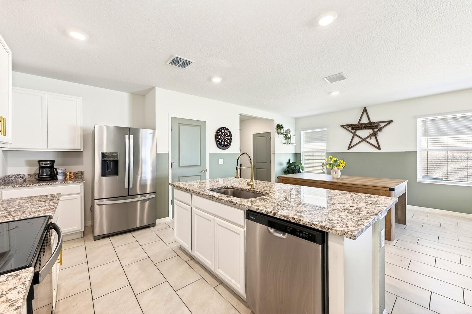 182 AMBERWOOD WAY, UMATILLA, FL, 32784