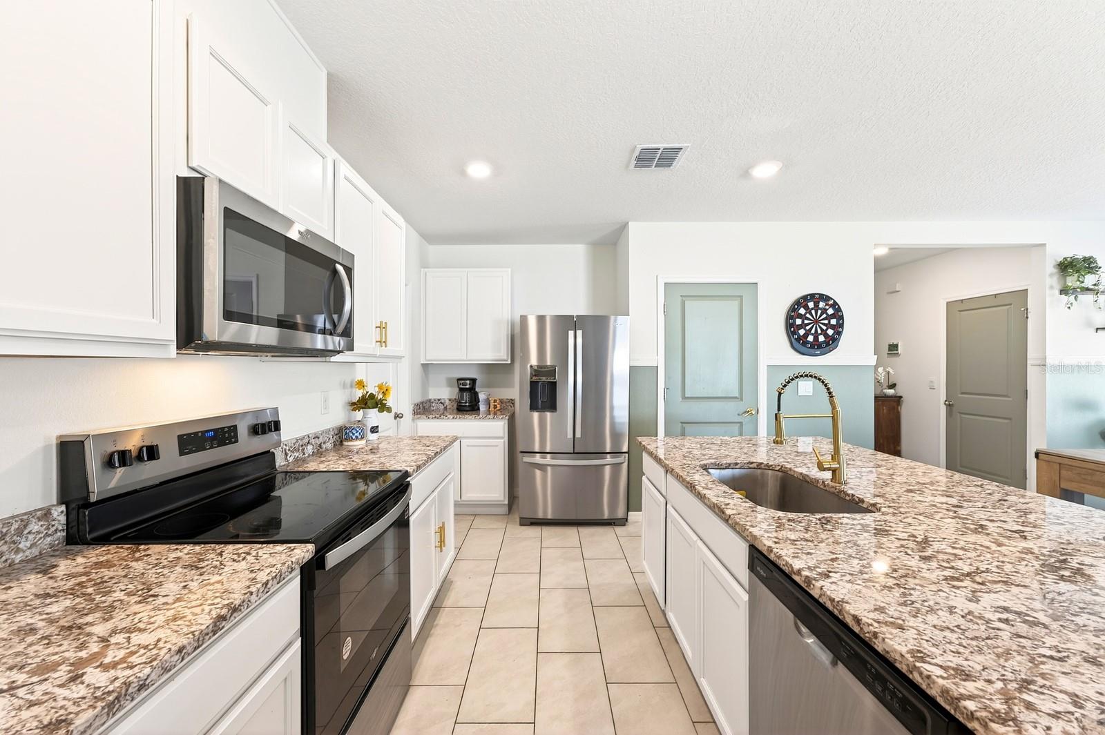 182 AMBERWOOD WAY, UMATILLA, FL, 32784