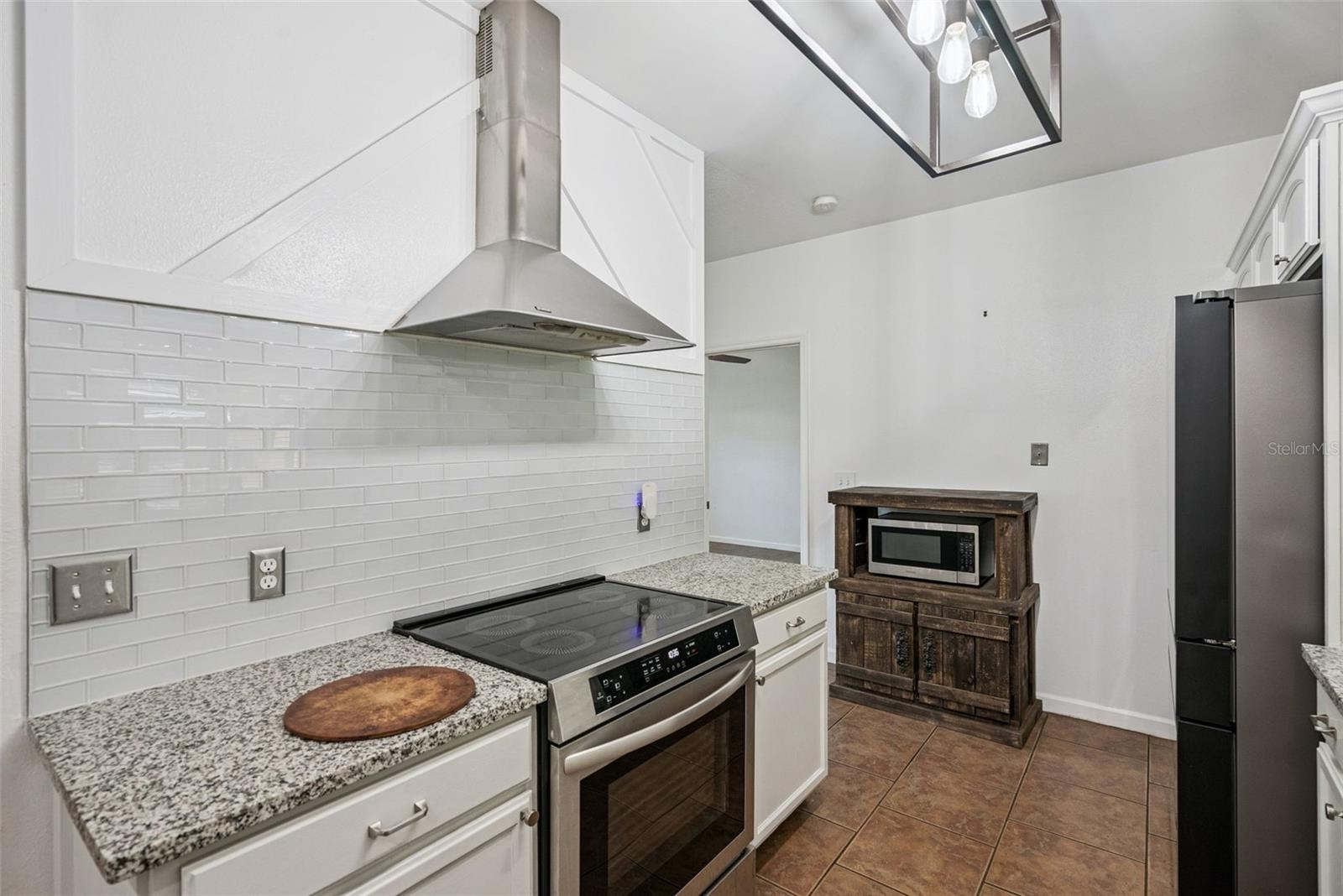 311 W LEWIS AVE, APOPKA, FL, 32712