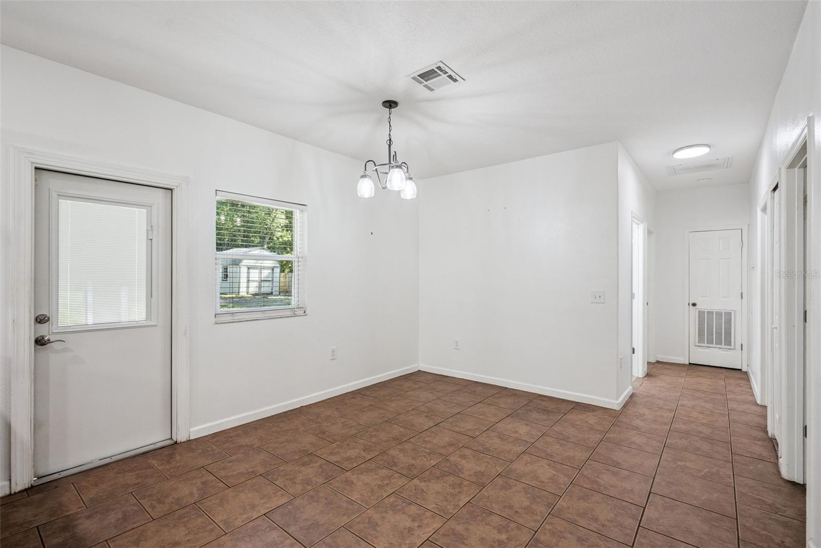 311 W LEWIS AVE, APOPKA, FL, 32712