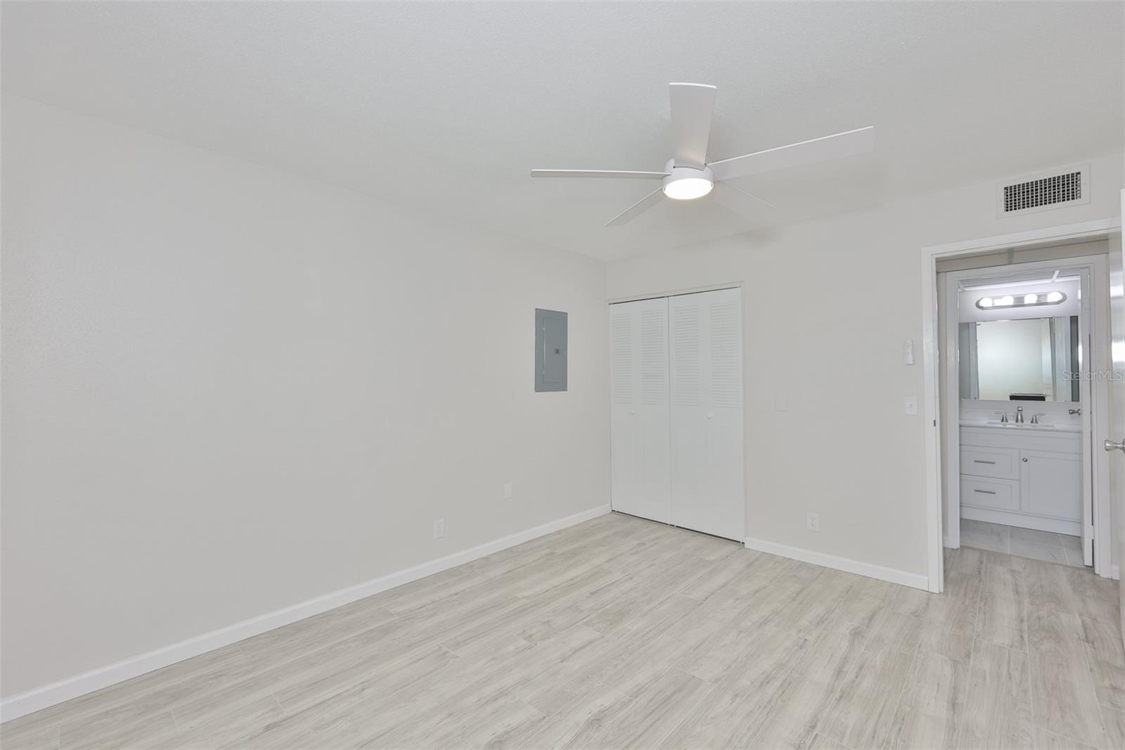 1802 BEDFORD TER #184, SUN CITY CENTER, FL, 33573