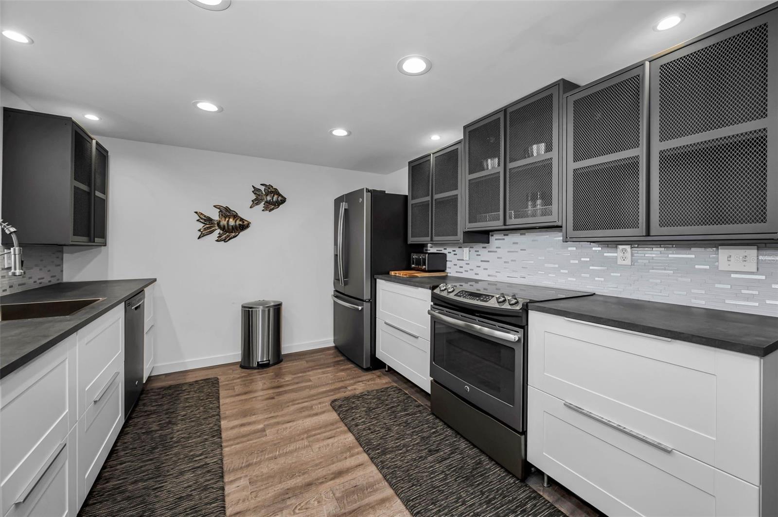 1250 S PINELLAS AVE #205, TARPON SPRINGS, FL, 34689