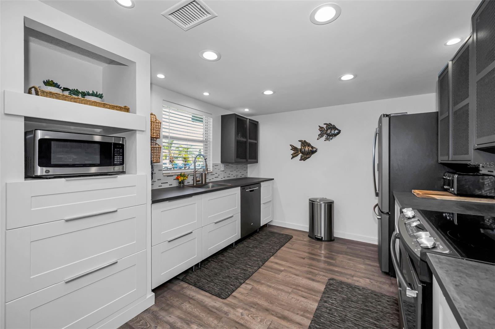 1250 S PINELLAS AVE #205, TARPON SPRINGS, FL, 34689