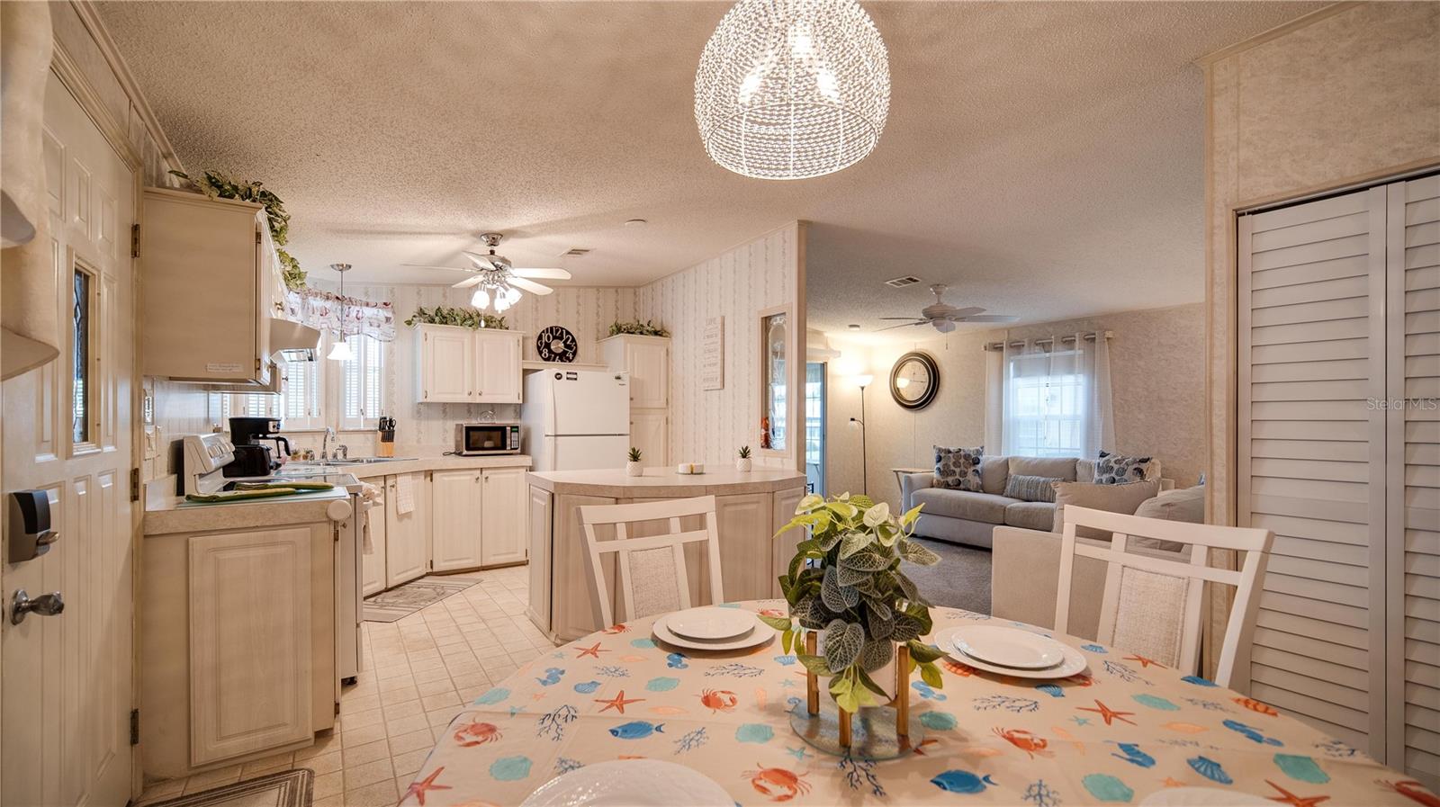 226 DOUGLAS PARK AVE, DAVENPORT, FL, 33897