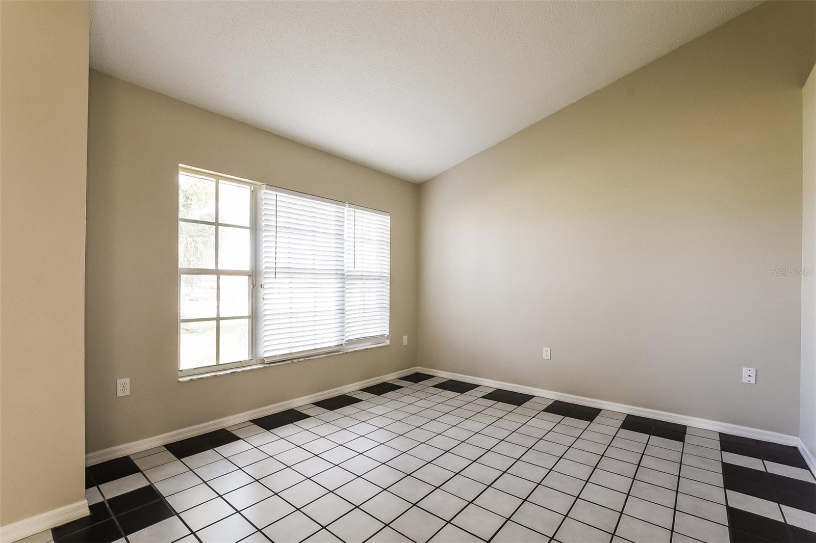 2476 ACADEMY AVE, DELTONA, FL, 32738