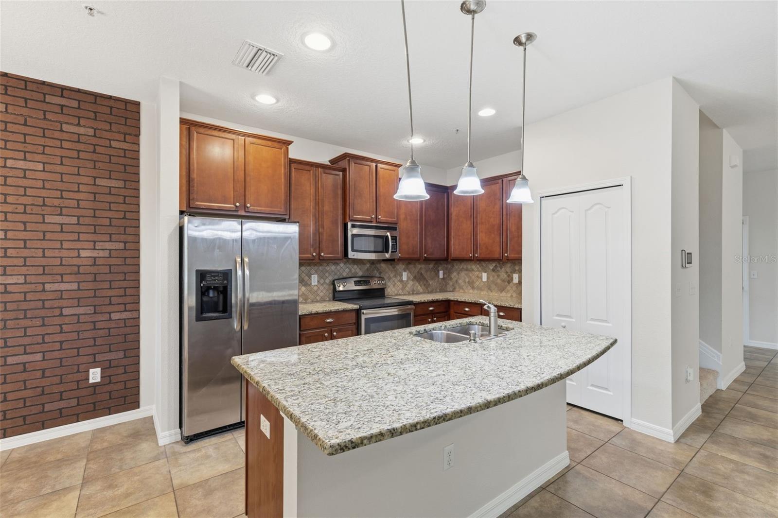 8505 ANDALUCIA FIELD DR, TEMPLE TERRACE, FL, 33637