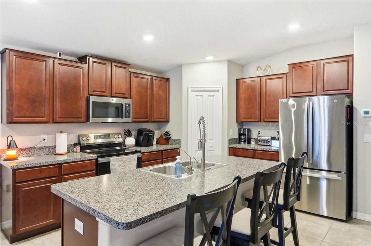 936 ZONE TAILED HAWK PL, RUSKIN, FL, 33570