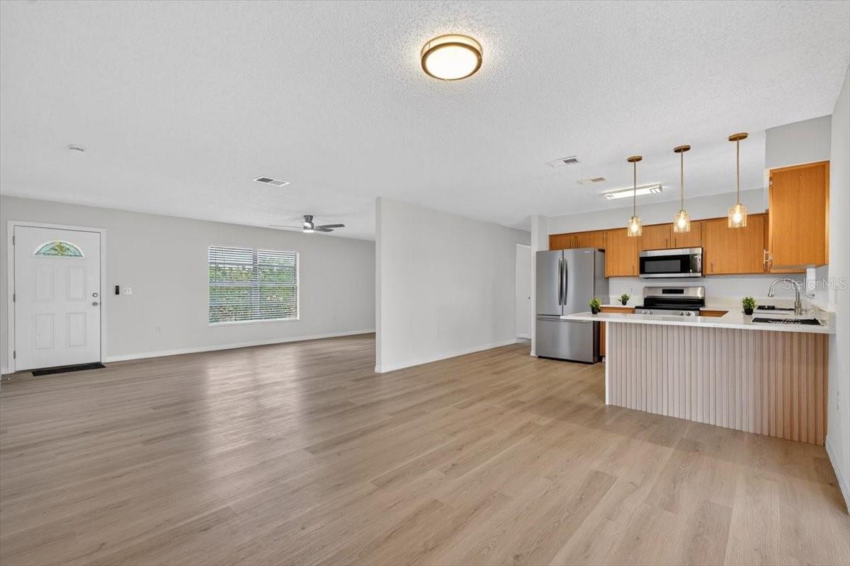 37327 STANFORD AVE, ZEPHYRHILLS, FL, 33541
