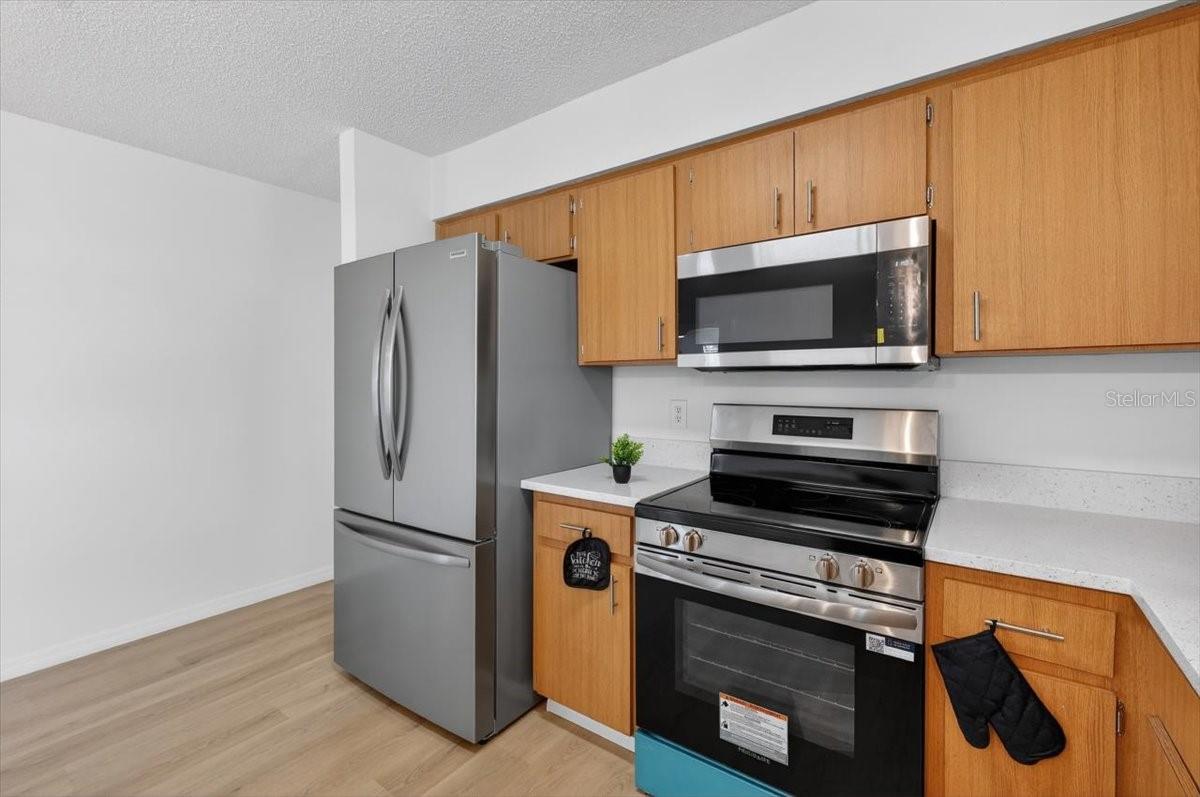 37327 STANFORD AVE, ZEPHYRHILLS, FL, 33541