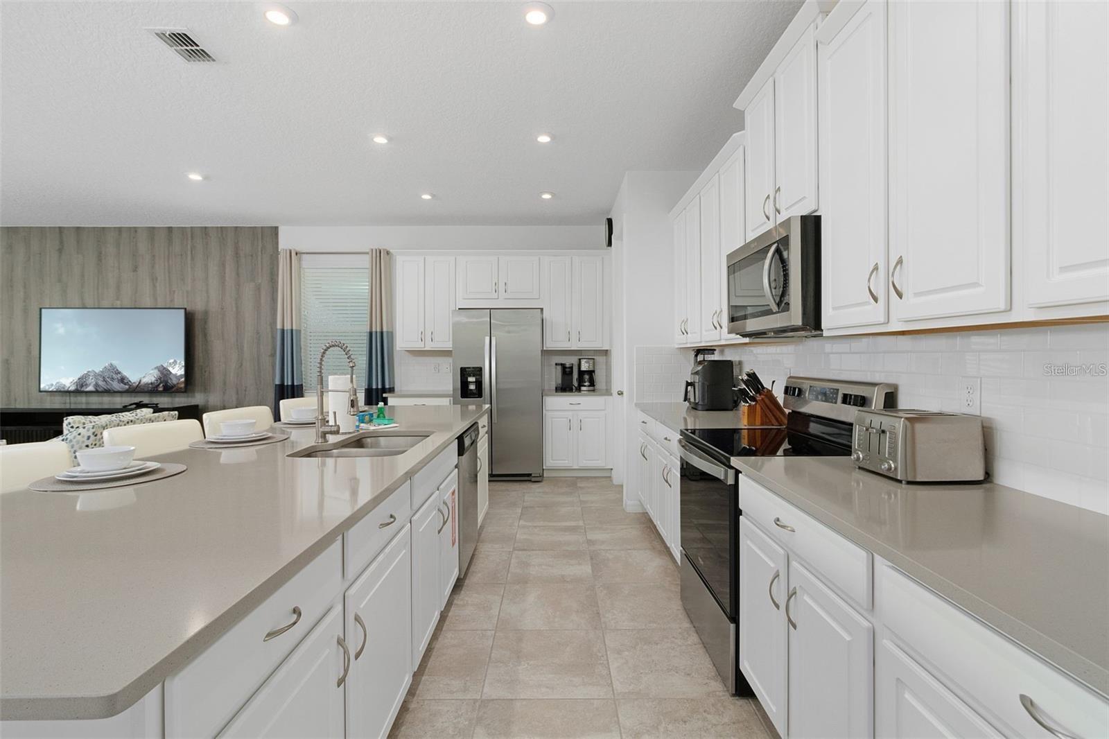 8904 CAROLINE BAY CT, KISSIMMEE, FL, 34747