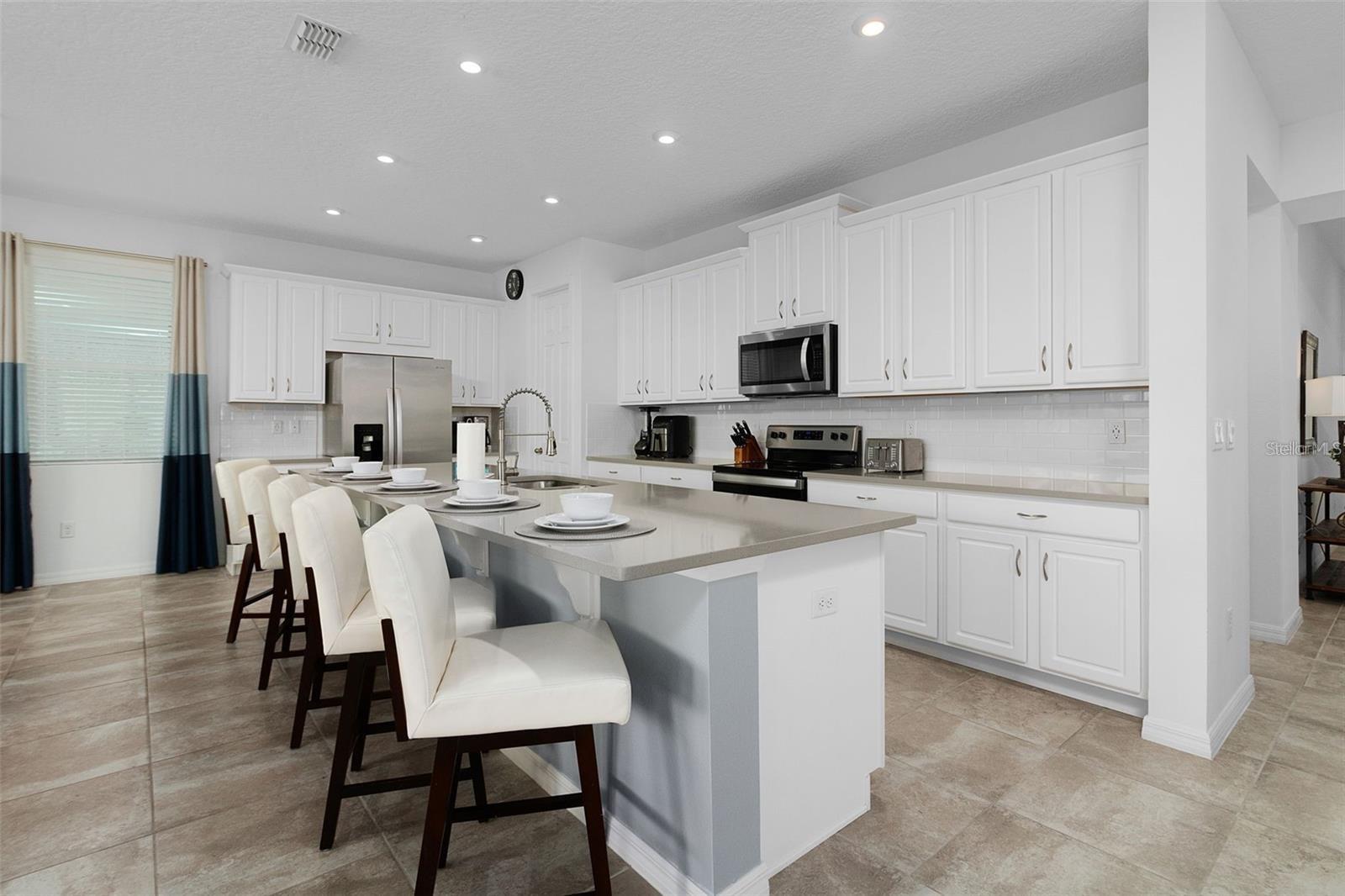 8904 CAROLINE BAY CT, KISSIMMEE, FL, 34747