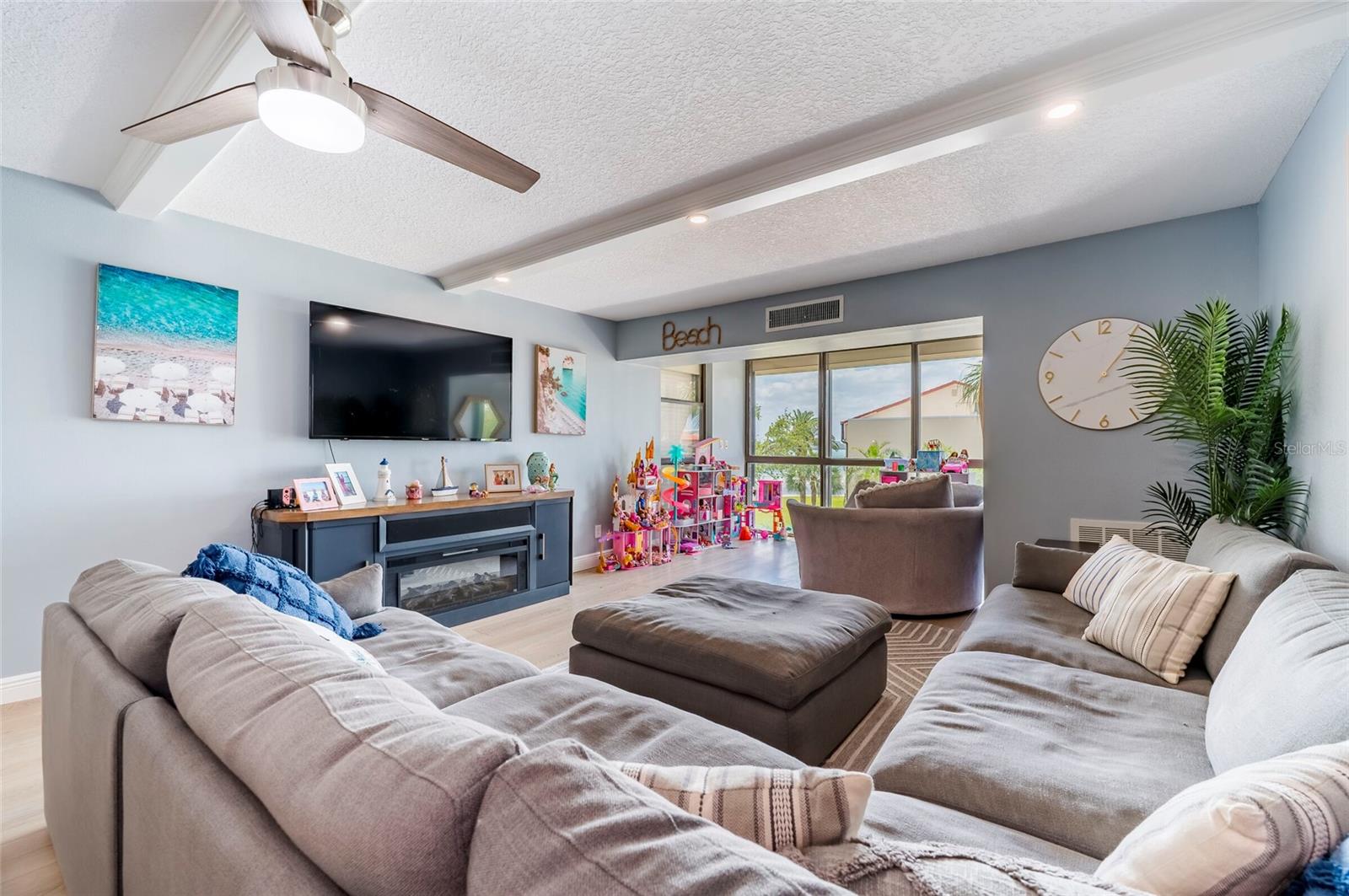 855 BAYWAY BLVD #308, CLEARWATER BEACH, FL, 33767