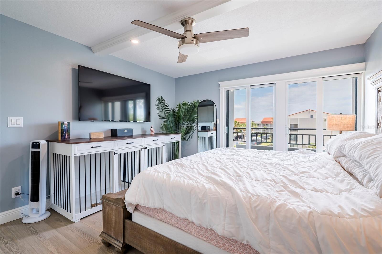 855 BAYWAY BLVD #308, CLEARWATER BEACH, FL, 33767