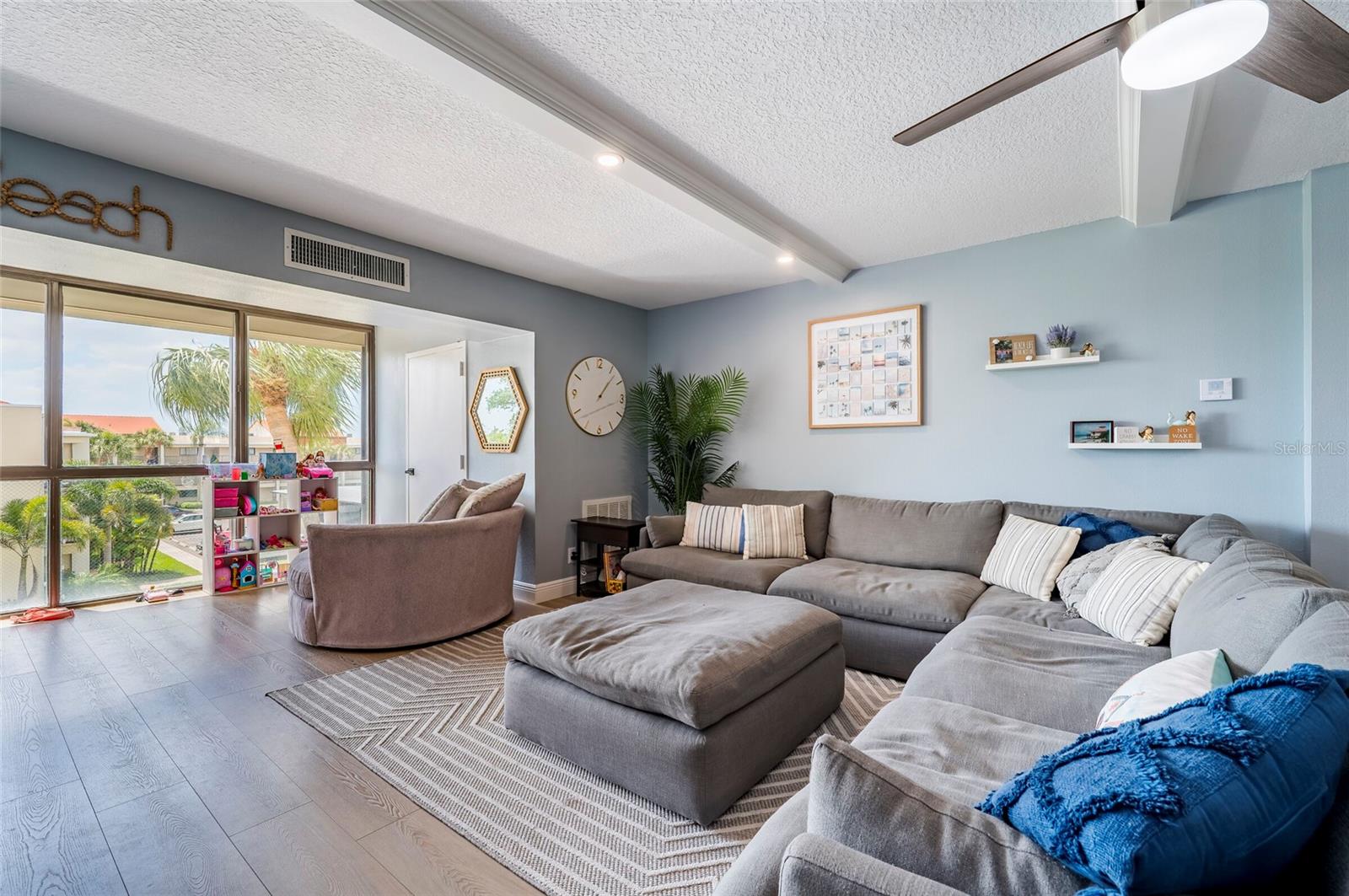 855 BAYWAY BLVD #308, CLEARWATER BEACH, FL, 33767