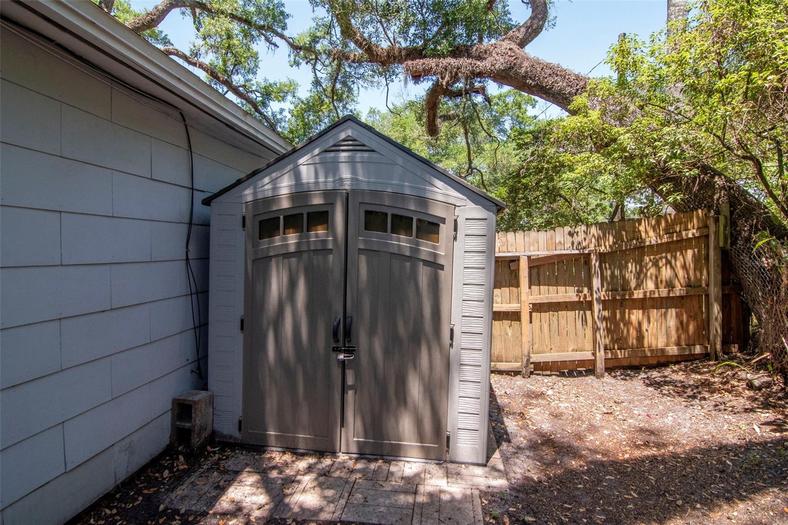 2101 E HOWELL ST, TAMPA, FL, 33610