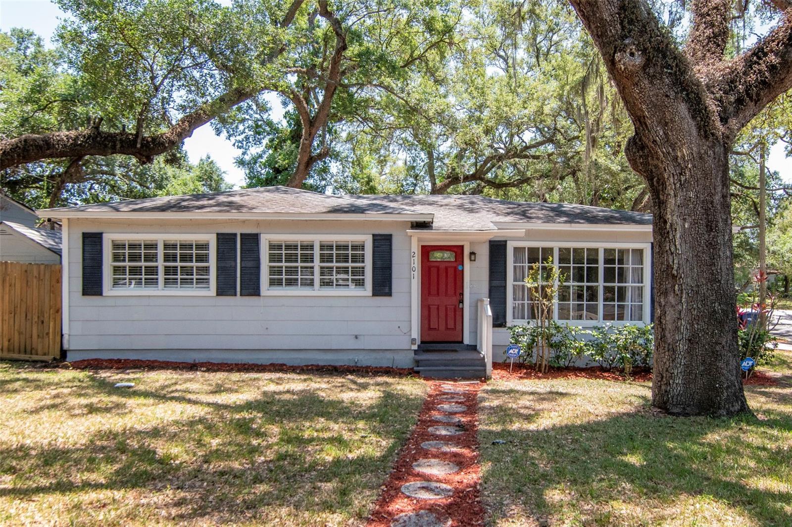2101 E HOWELL ST, TAMPA, FL, 33610