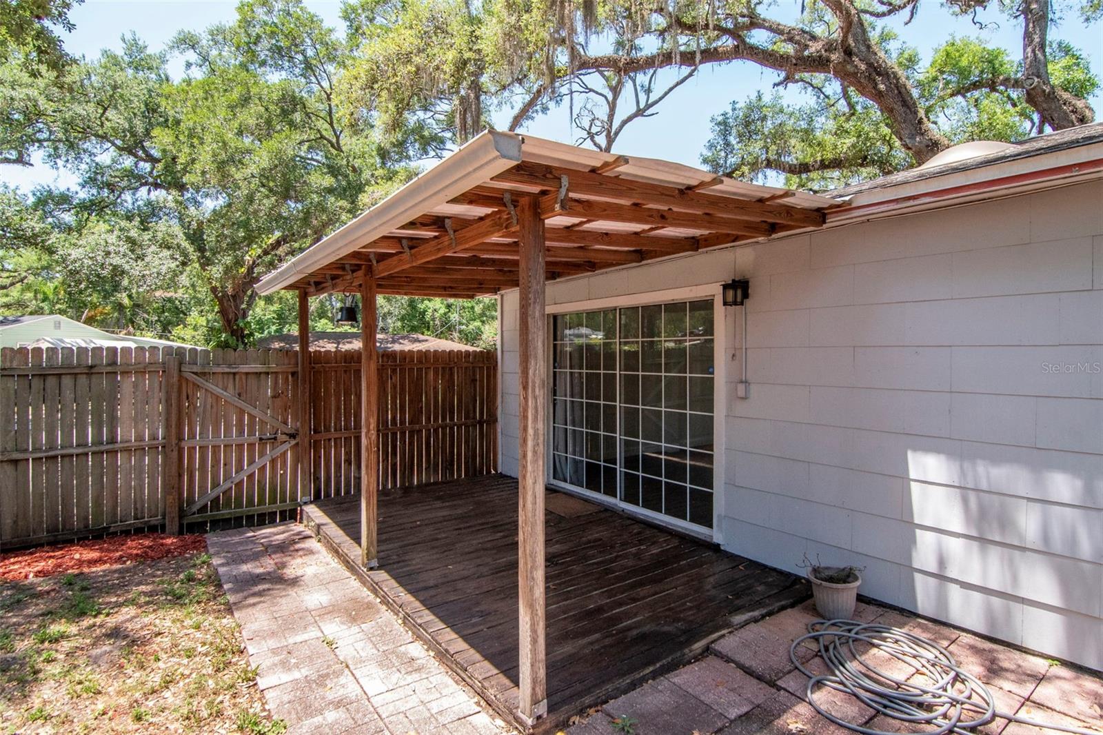 2101 E HOWELL ST, TAMPA, FL, 33610
